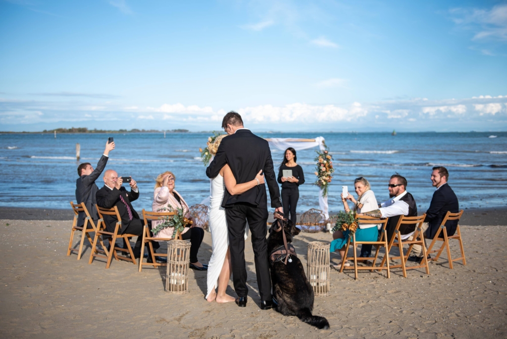 intimate-beach-wedding-italy