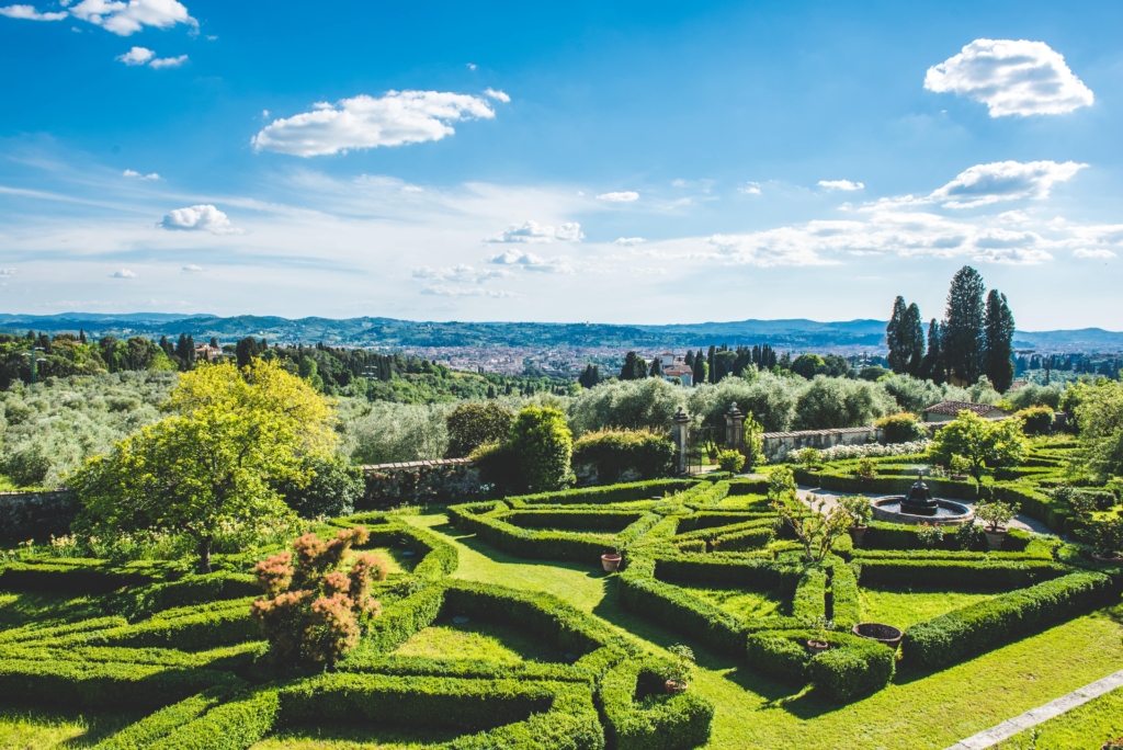 exclusive tuscan villa for  weddings