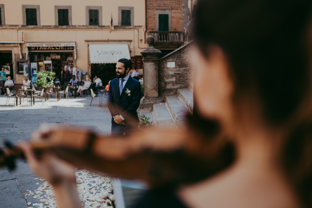 A destination elopement in Tuscany