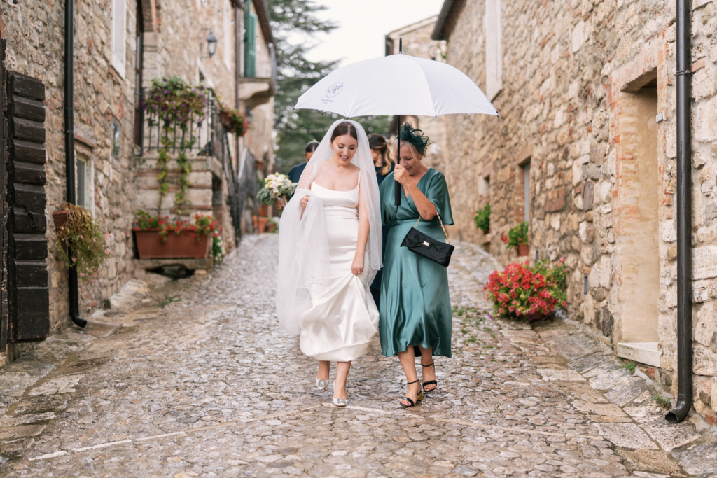 Paperwork for a civil wedding in Tuscany for foreigners