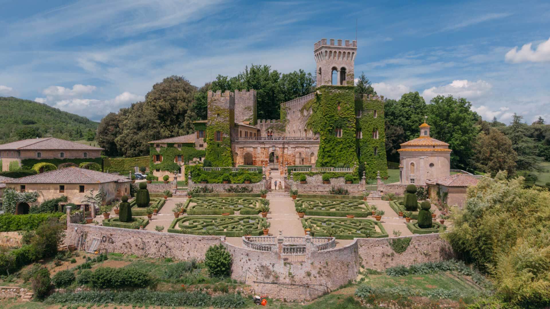 A Tuscan castle wedding never out of fashion Framilel Weddings