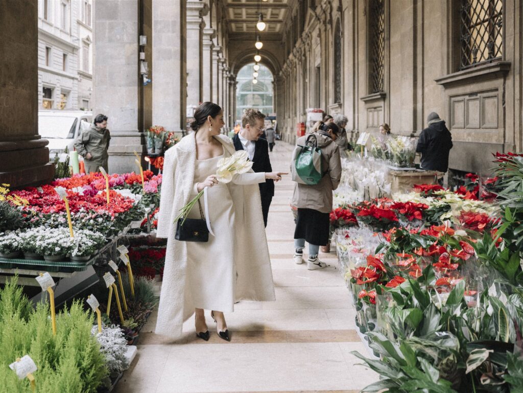 Experiencing the Renaissance in Florence Through a Stylish Minimalist Wedding
